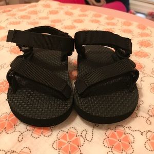 Toddler girl Teva sandals